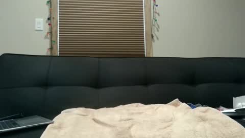 Snapshot of kenluca chatting on 12/22/24, 05:42 Kenluca online show from 12/22/24, 05:42