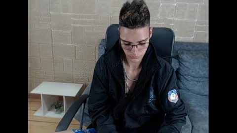 kenn_boy_ online show from 01/22/25, 06:31