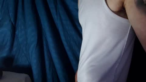 Snapshot of kennerfox77 chatting on 01/01/25, 10:56 Kennfox777 online show from 01/01/25, 10:56