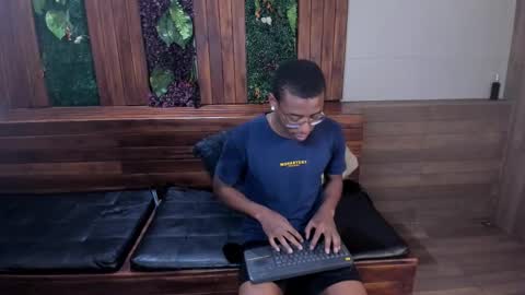 Snapshot of kenny_thompson_ chatting on 02/28/26, 08:21 Kenny Thompson online show from 02/28/26, 08:21