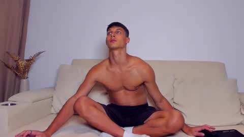 Snapshot of kenter_parker chatting on 02/14/25, 05:36 Peter online show from 02/14/25, 05:36