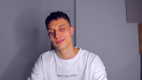 Snapshot of kenter_parker chatting on 10/27/25, 09:08 Peter online show from 10/27/25, 09:08