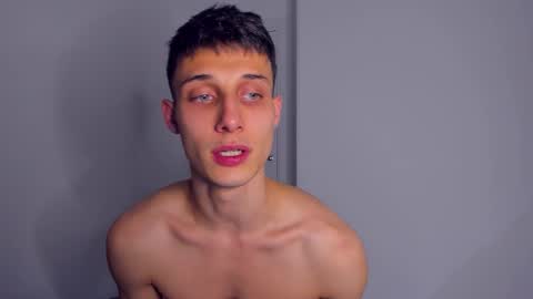 Snapshot of kenter_parker chatting on 10/28/25, 08:33 Peter online show from 10/28/25, 08:33