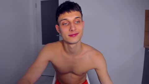 Snapshot of kenter_parker chatting on 11/06/25, 08:43 Peter online show from 11/06/25, 08:43