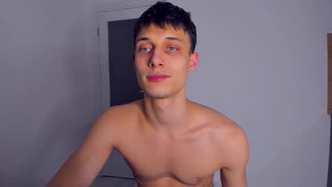 Snapshot of kenter_parker chatting on 11/14/25, 07:56 Peter online show from 11/14/25, 07:56