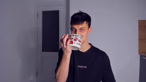 Snapshot of kenter_parker chatting on 11/25/25, 09:26 Peter online show from 11/25/25, 09:26