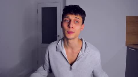 Snapshot of kenter_parker chatting on 12/02/25, 10:05 Peter online show from 12/02/25, 10:05