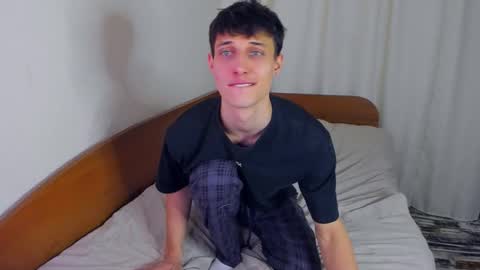 Snapshot of kenter_parker chatting on 12/13/25, 09:31 Peter online show from 12/13/25, 09:31