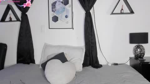 KENTHA  online show from 03/12/26, 10:43