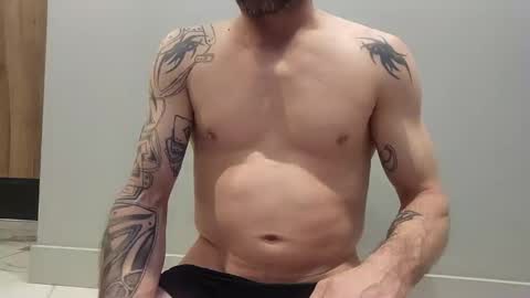 kenw34 online show from 02/01/25, 07:34