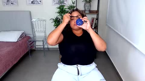 Snapshot of kenya_buhle chatting on 02/17/25, 11:02 Kenya Buhle online show from 02/17/25, 11:02