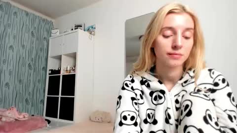 Kenzie online show from 01/10/25, 05:15