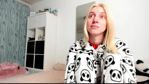 Kenzie online show from 02/27/25, 05:02