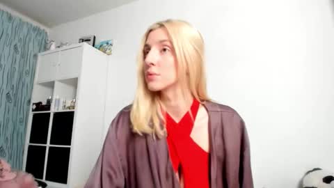 Kenzie online show from 12/14/25, 05:02