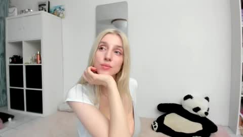 Kenzie online show from 04/15/26, 04:25