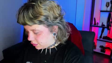 Kenzie online show from 11/25/25, 05:07