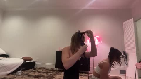 Snapshot of kenziesmithh chatting on 10/09/25, 05:55 kenziesmithh online show from 10/09/25, 05:55