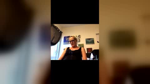 Snapshot of keroseneangel chatting on 01/18/26, 10:57 KeroseneAngel online show from 01/18/26, 10:57