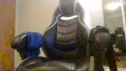 Snapshot of kert19 chatting on 02/12/25, 04:33 KerKER online show from 02/12/25, 04:33