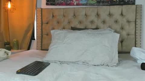 Snapshot of keryhillson chatting on 02/12/25, 12:12 Kery Hillson online show from 02/12/25, 12:12