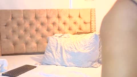 Kery Hillson online show from 11/07/25, 01:55