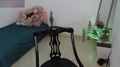 Mia  online show from 02/20/26, 05:02