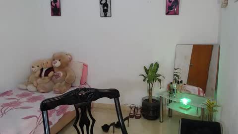 Mia  online show from 03/07/26, 05:43