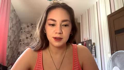 Snapshot of keshastremmel chatting on 05/22/26, 07:37 Ellie online show from 05/22/26, 07:37