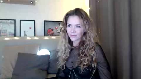 Snapshot of kessiecage chatting on 12/13/24, 09:41 kessiecage online show from 12/13/24, 09:41