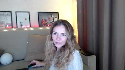 Snapshot of kessiecage chatting on 12/15/24, 10:26 kessiecage online show from 12/15/24, 10:26