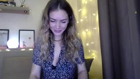 Snapshot of kessiecage chatting on 12/18/24, 08:14 kessiecage online show from 12/18/24, 08:14