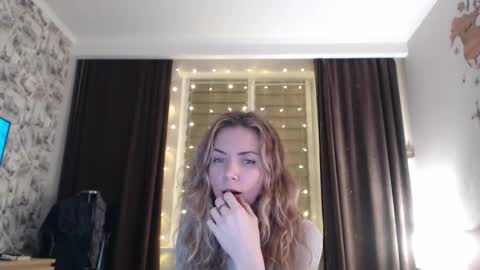 Snapshot of kessiecage chatting on 03/02/25, 01:47 kessiecage online show from 03/02/25, 01:47