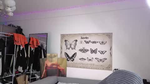 Snapshot of kessy_white chatting on 11/07/25, 07:25 Kessy online show from 11/07/25, 07:25