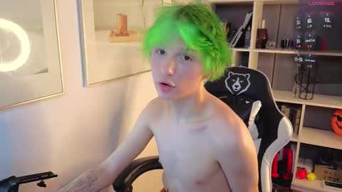 Snapshot of kessy_white chatting on 11/20/25, 01:39 Kessy online show from 11/20/25, 01:39