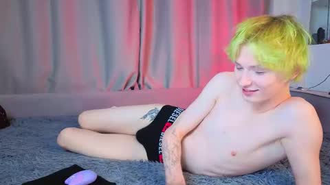 Snapshot of kessy_white chatting on 12/02/25, 10:27 Kessy online show from 12/02/25, 10:27