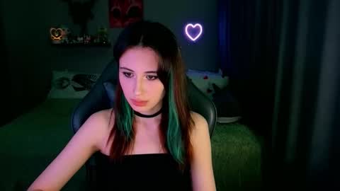 Snapshot of keti_moon chatting on 11/21/25, 06:06 Keti 3 online show from 11/21/25, 06:06