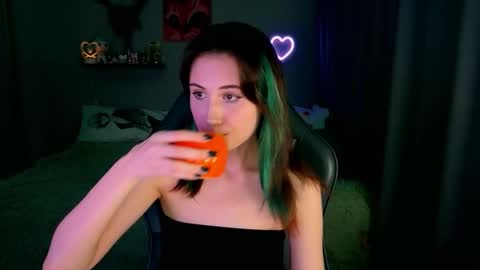 Snapshot of keti_moon chatting on 11/23/25, 05:13 Keti 3 online show from 11/23/25, 05:13