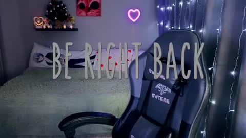 Snapshot of keti_moon chatting on 12/13/25, 07:53 Keti 3 online show from 12/13/25, 07:53