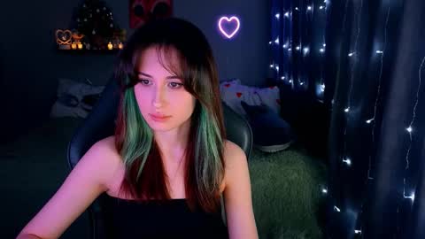 Snapshot of keti_moon chatting on 12/15/25, 05:50 Keti 3 online show from 12/15/25, 05:50