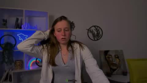 keuli_li online show from 01/17/26, 07:28