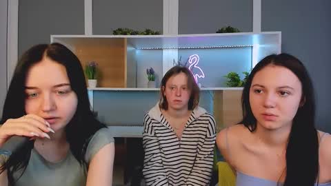 keuli_li online show from 02/08/26, 06:39