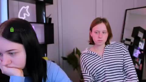 keuli_li online show from 02/28/26, 06:58