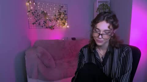 kevi here online show from 09/14/25, 07:57