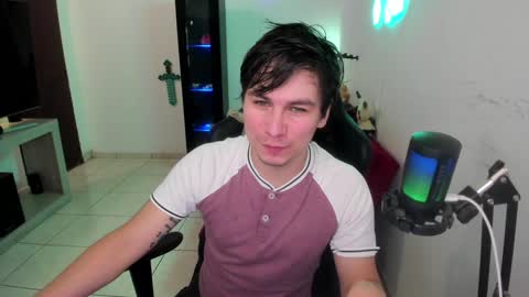 Snapshot of kevin873s chatting on 12/18/24, 12:10 Kevin online show from 12/18/24, 12:10