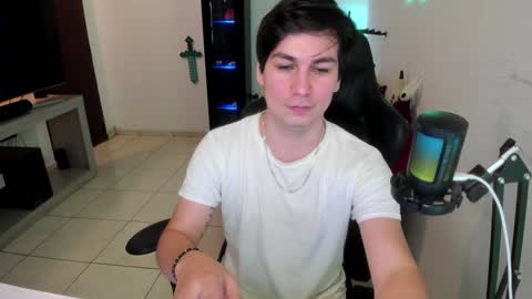 Snapshot of kevin873s chatting on 12/19/24, 11:46 Kevin online show from 12/19/24, 11:46