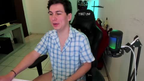 Snapshot of kevin873s chatting on 12/30/24, 11:38 Kevin online show from 12/30/24, 11:38