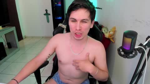 Snapshot of kevin873s chatting on 01/12/25, 03:17 Kevin online show from 01/12/25, 03:17