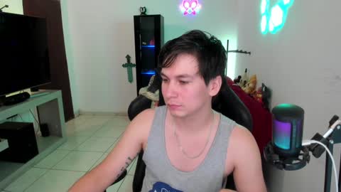 Snapshot of kevin873s chatting on 01/21/25, 12:04 Kevin online show from 01/21/25, 12:04