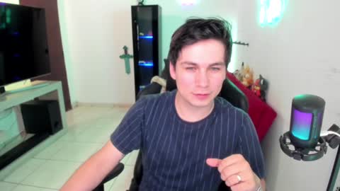 Snapshot of kevin873s chatting on 02/01/25, 12:07 Kevin online show from 02/01/25, 12:07