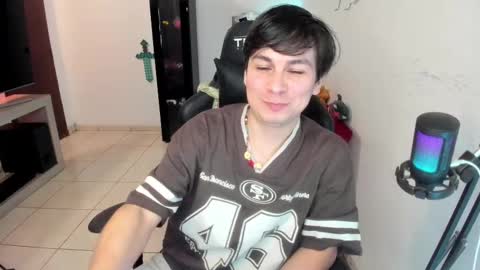 Snapshot of kevin873s chatting on 02/15/25, 12:04 Kevin online show from 02/15/25, 12:04